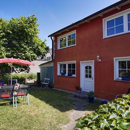 Zentral Aber Ruhig, Terrasse Mit Viel Gruen - Strandnahes Ferienhaus Luki Goehren  Dış mekan fotoğraf