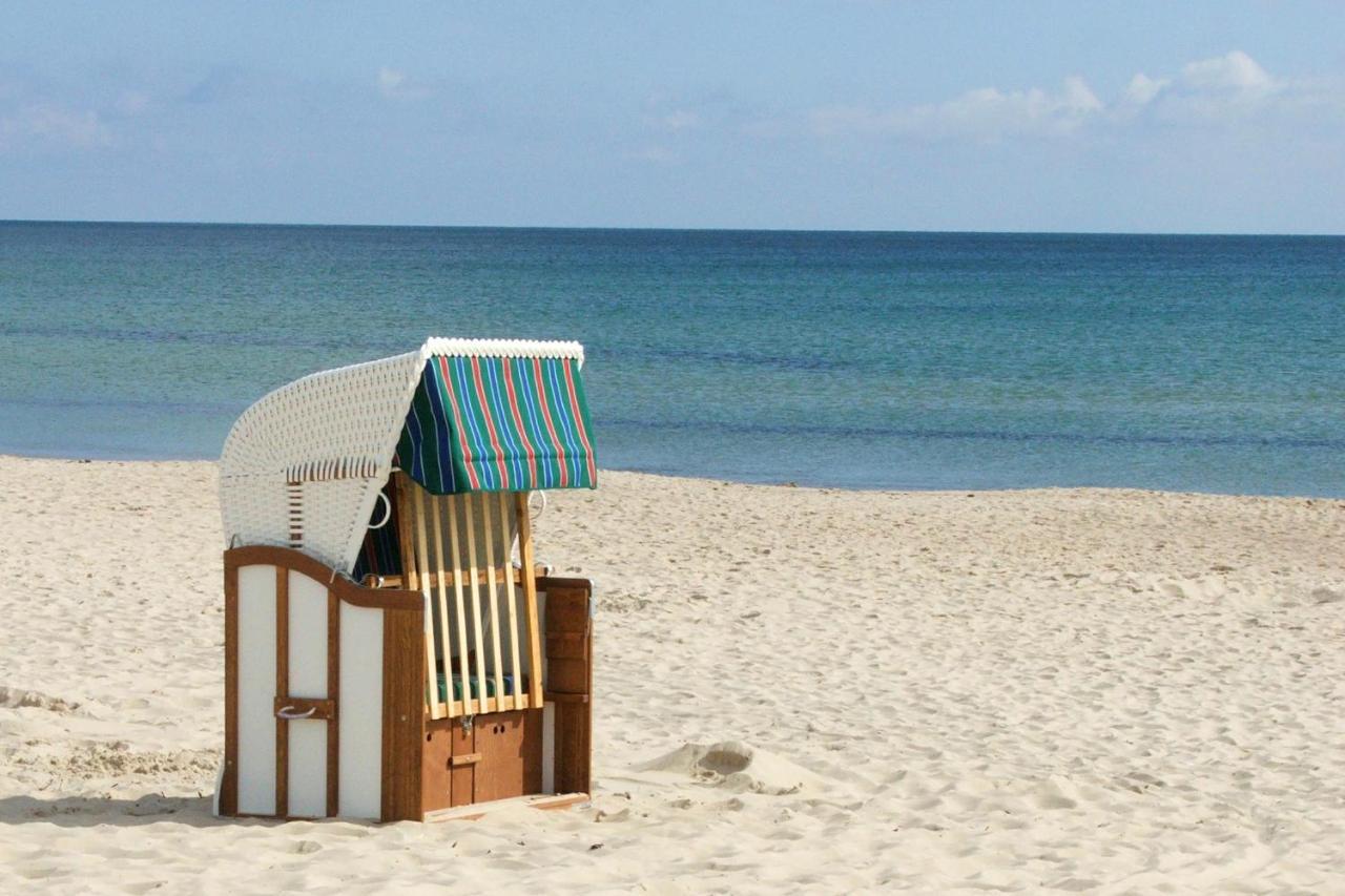 Zentral Aber Ruhig, Terrasse Mit Viel Gruen - Strandnahes Ferienhaus Luki Goehren  Dış mekan fotoğraf