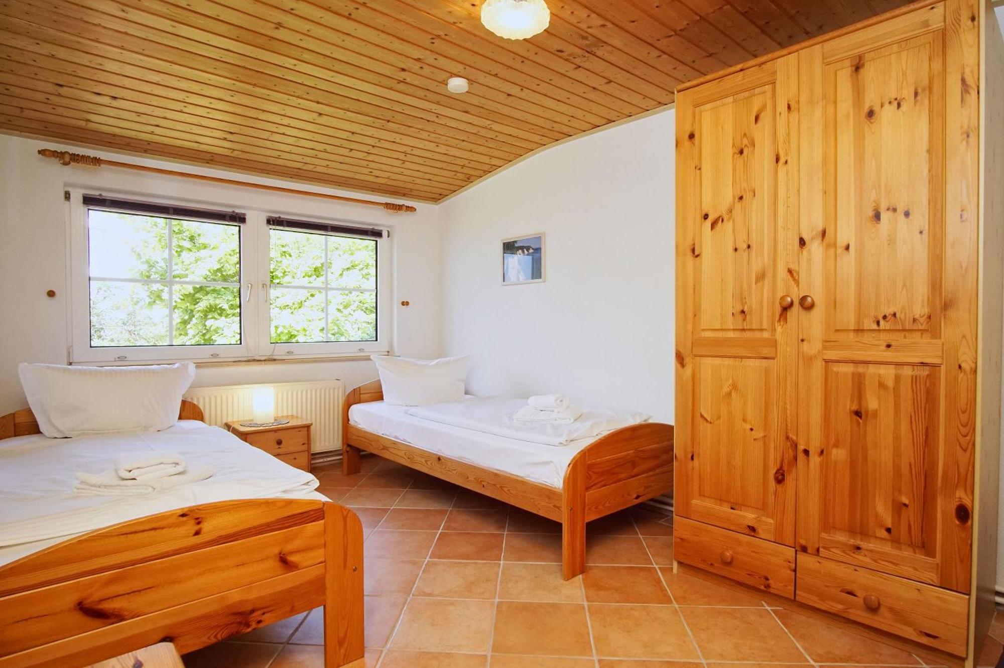 Zentral Aber Ruhig, Terrasse Mit Viel Gruen - Strandnahes Ferienhaus Luki Goehren  Dış mekan fotoğraf
