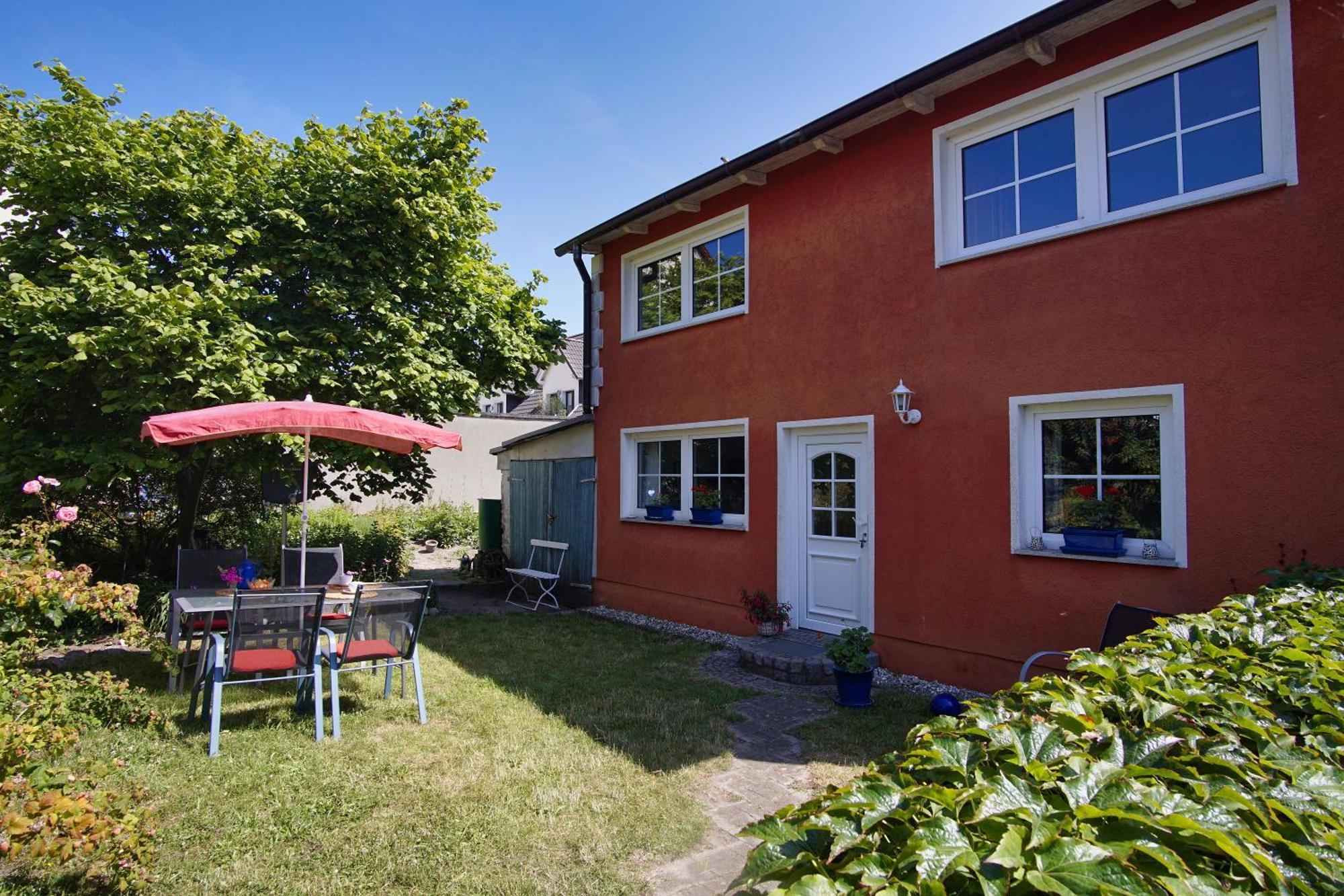 Zentral Aber Ruhig, Terrasse Mit Viel Gruen - Strandnahes Ferienhaus Luki Goehren  Dış mekan fotoğraf